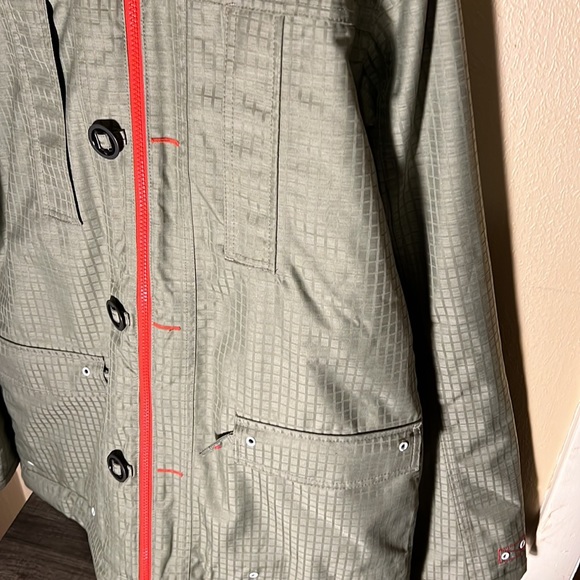 Burton Mens White Collection Snowboarding Jacket Color Green Size Small - Picture 4 of 9